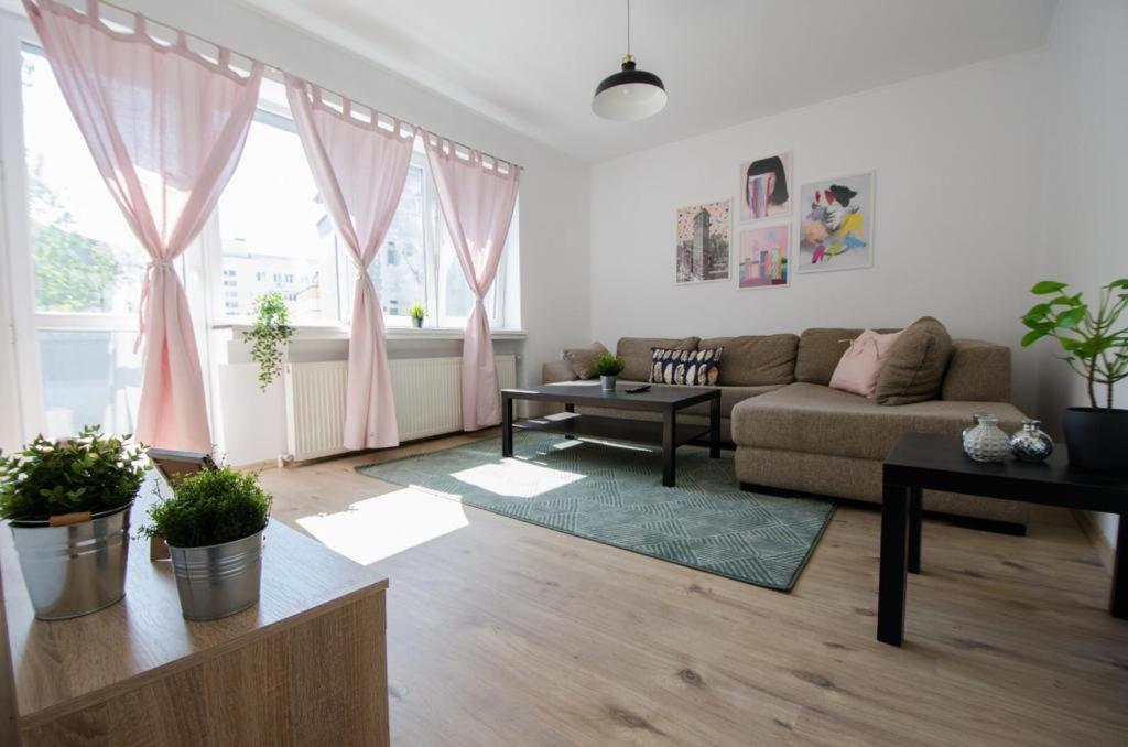 Bright Apartment Near Cismigiu And Old Town Bucharest Exterior photo
